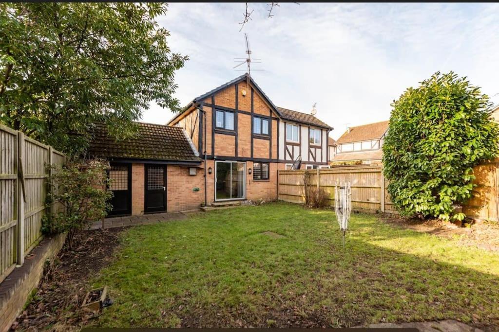 Ratby House - Spacious 3 Bed With Garden & Parking Earley Exterior photo